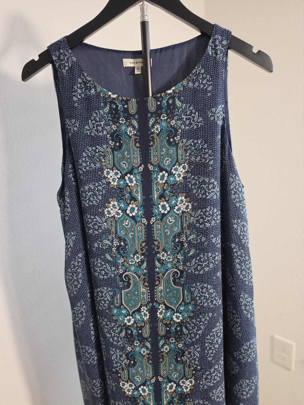 Max Studio Navy Blue Paisley Sleeveless Shift Dress